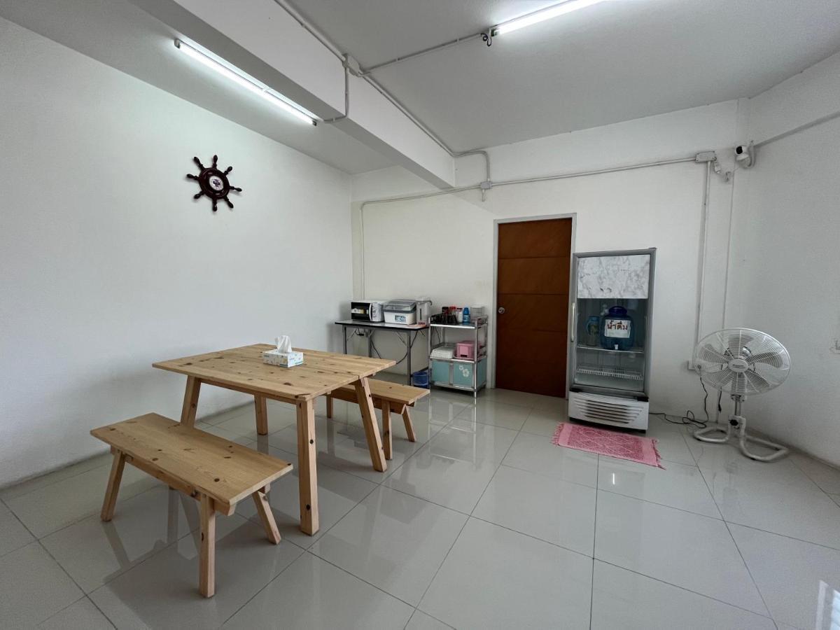 Dao Jaras Fah Hometel ดาวจรัสฟ้าโฮมเทล Бангкок Екстер'єр фото